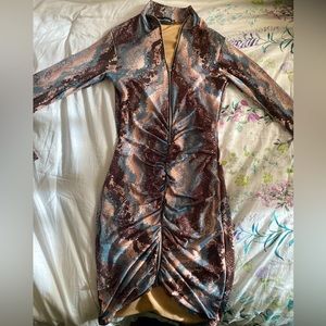 NEVER WORN Ruched Long Sleeve Dress!!